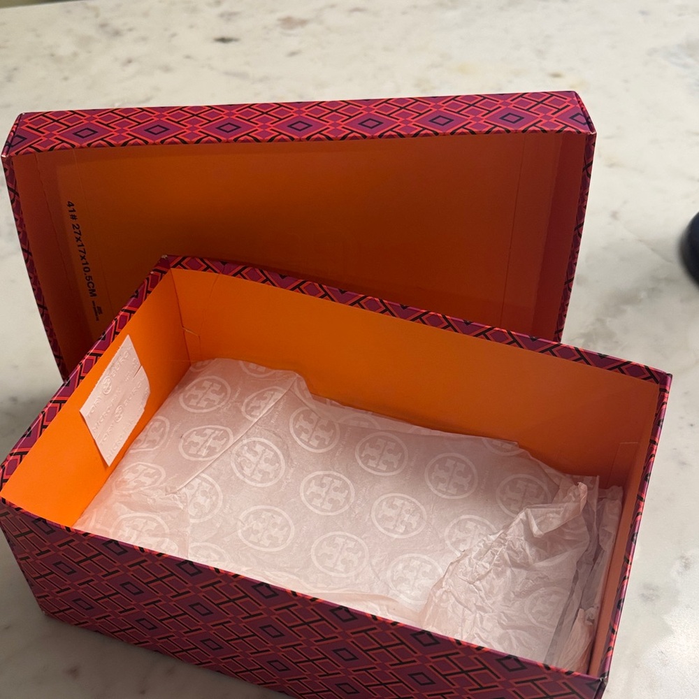 Tory Burch Patterned Box - Picture 3 of 4